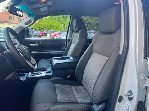 2015 Toyota Tundra Image 17