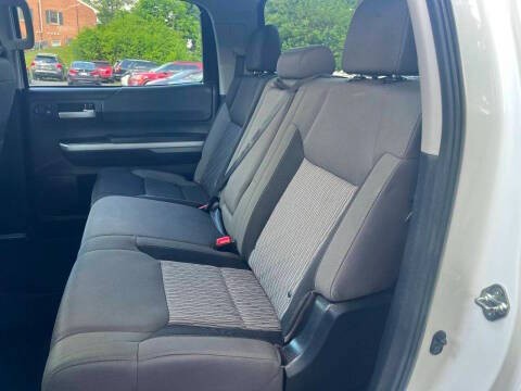 2015 Toyota Tundra Image 20