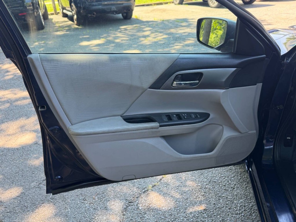 2015 Honda Accord Image 10