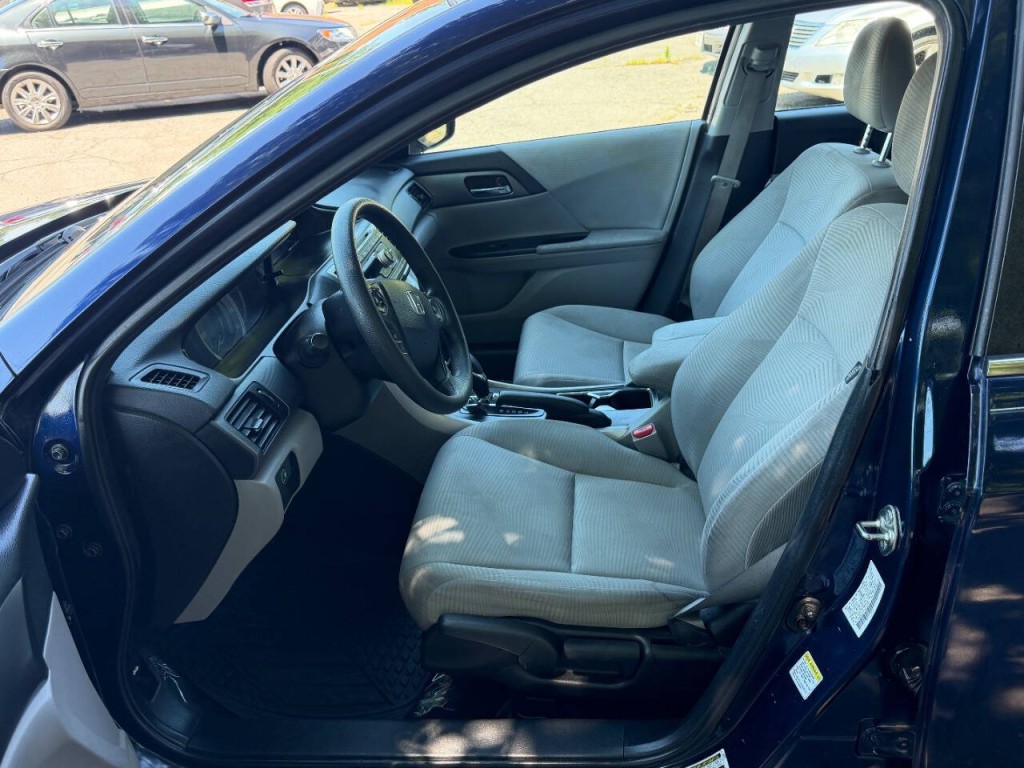 2015 Honda Accord Image 11