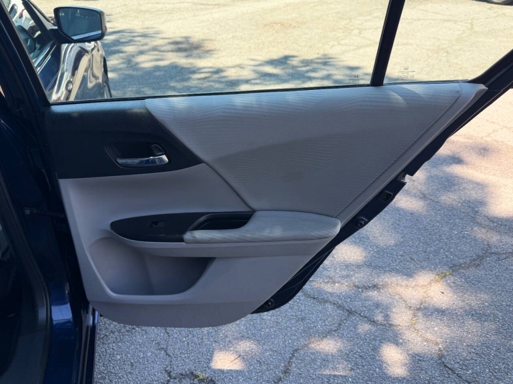 2015 Honda Accord Image 15