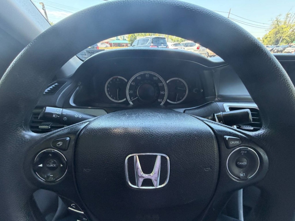 2015 Honda Accord Image 24