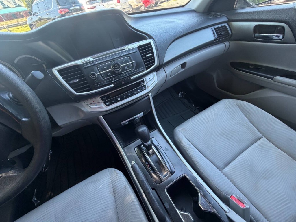2015 Honda Accord Image 27