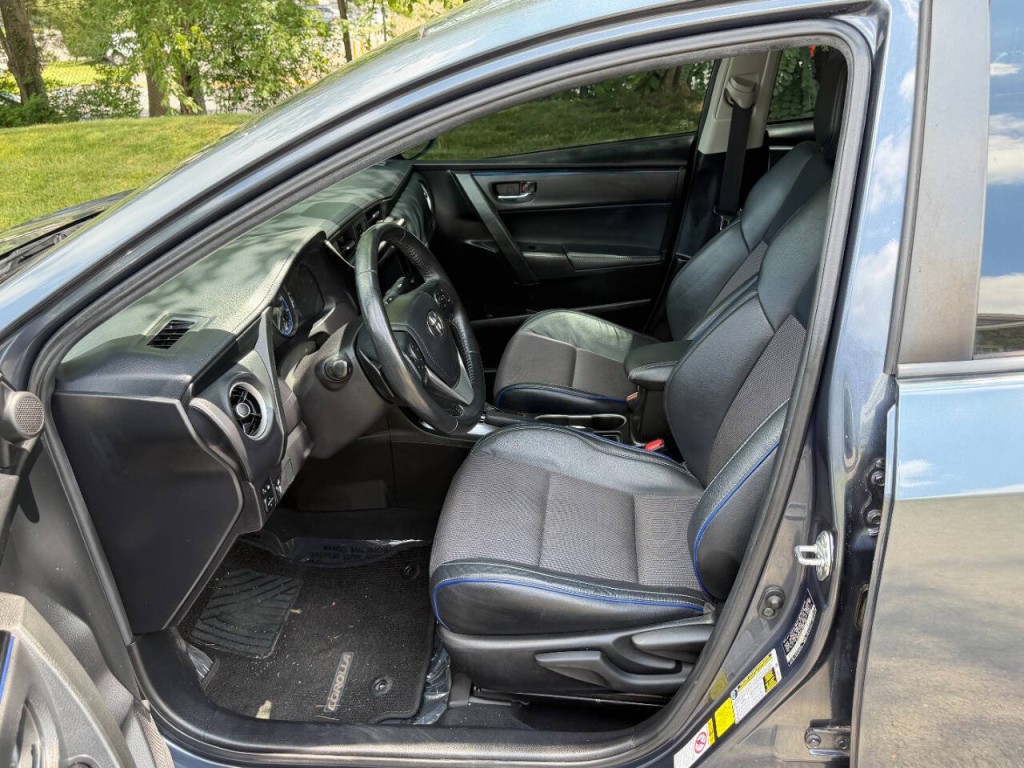 2018 Toyota Corolla Image 9