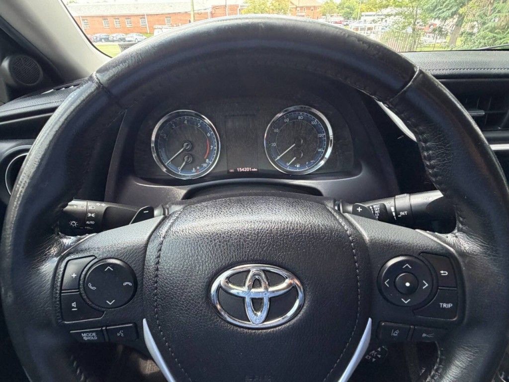 2018 Toyota Corolla Image 19