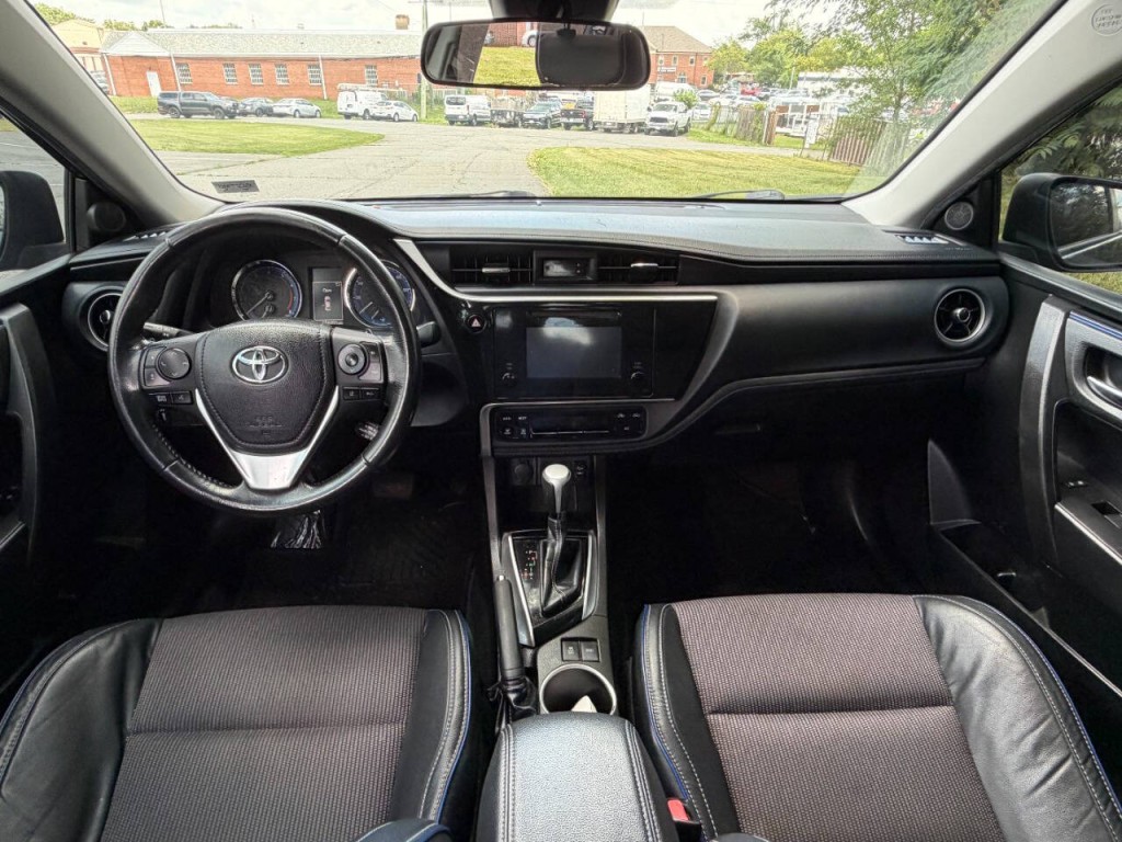 2018 Toyota Corolla Image 20