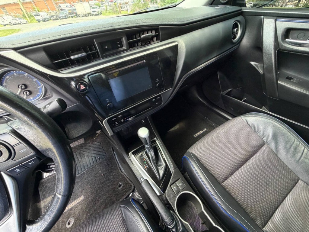 2018 Toyota Corolla Image 24