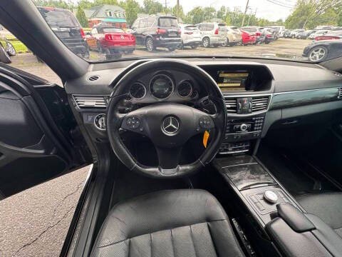 2011 Mercedes-Benz E-Class Image 20