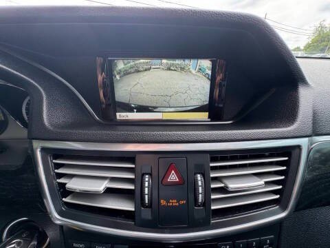 2011 Mercedes-Benz E-Class Image 22