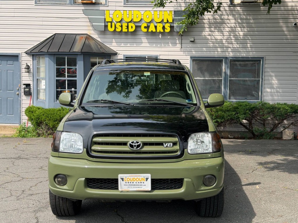 2004 Toyota Sequoia Image 2
