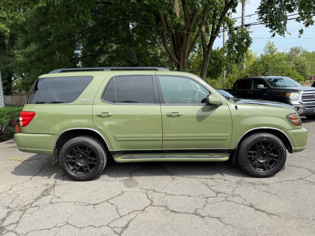 2004 Toyota Sequoia Image 4