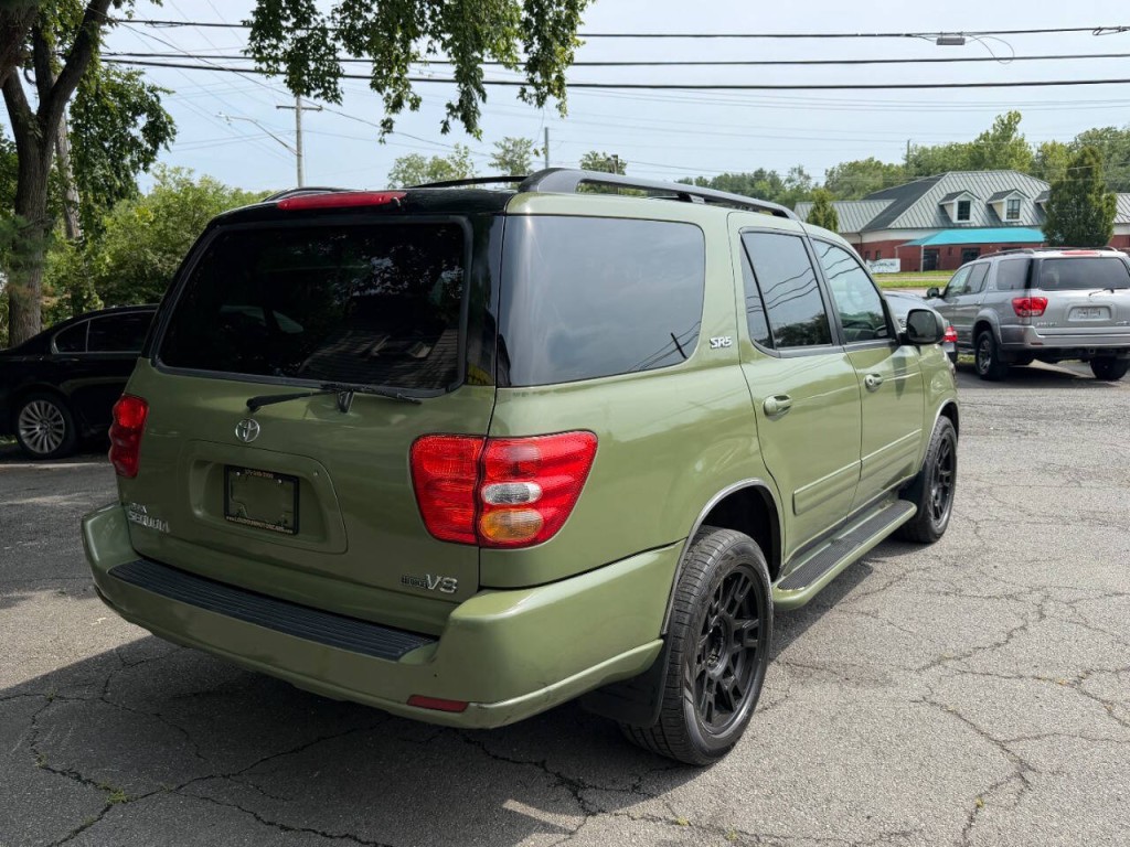 2004 Toyota Sequoia Image 5
