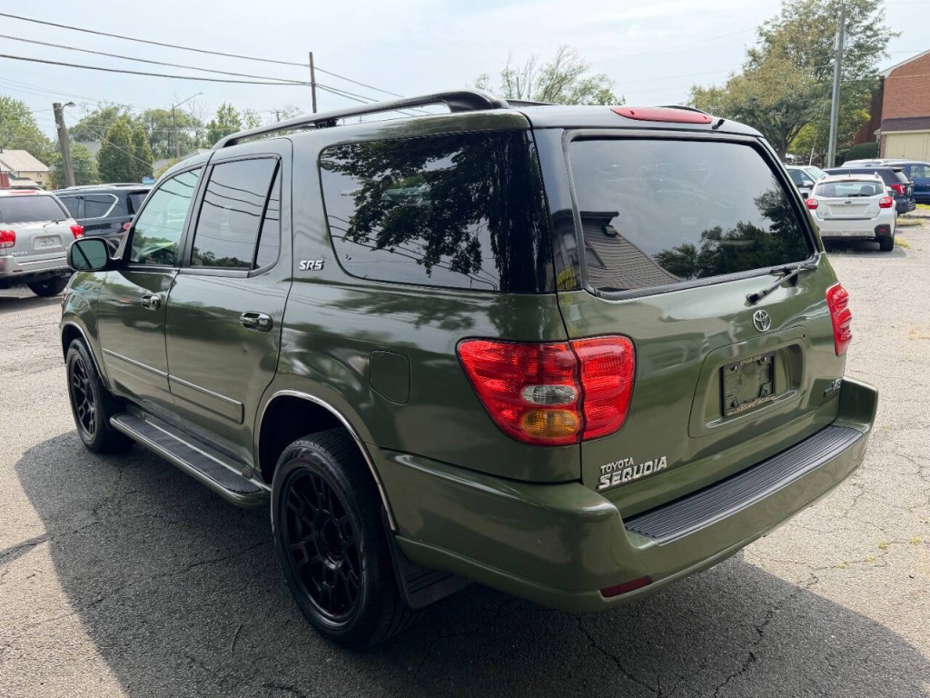 2004 Toyota Sequoia Image 7