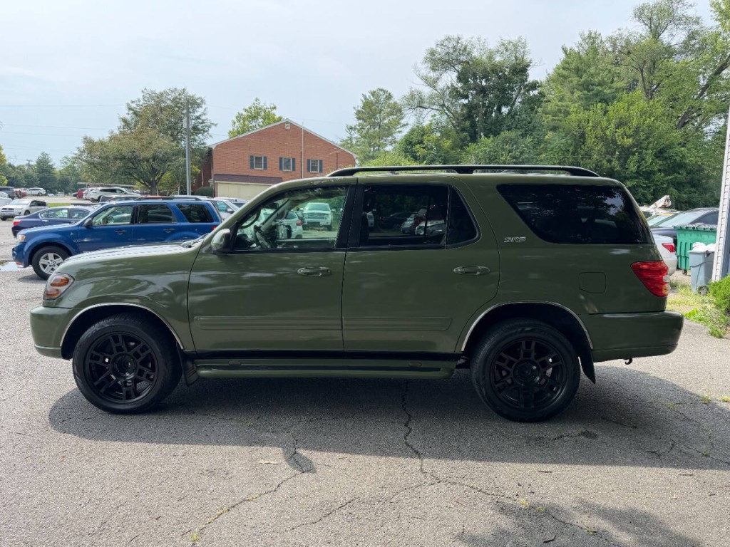 2004 Toyota Sequoia Image 8