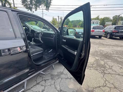 2017 Toyota Tundra Image 18
