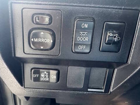 2017 Toyota Tundra Image 25