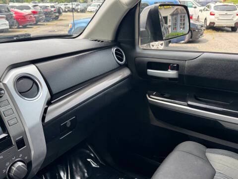 2017 Toyota Tundra Image 27