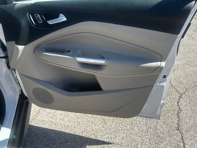 2014 Ford C-Max Image 20