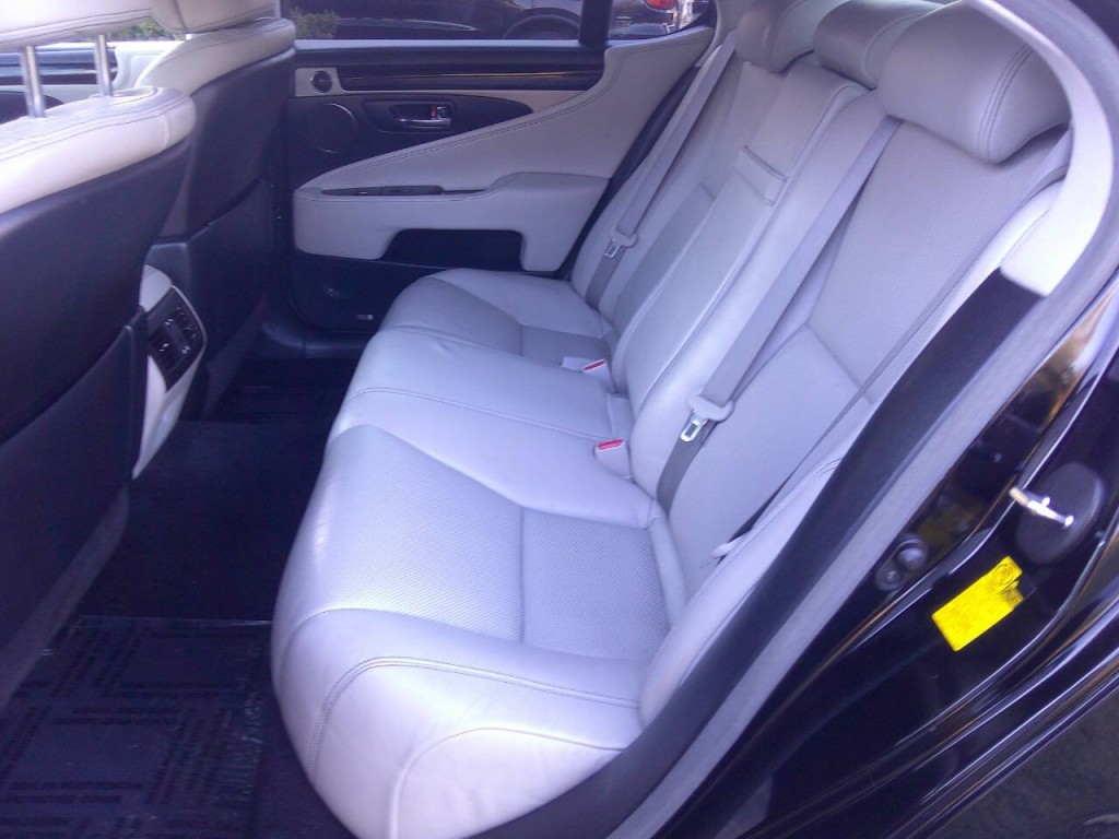2015 Lexus LS 460 Image 22