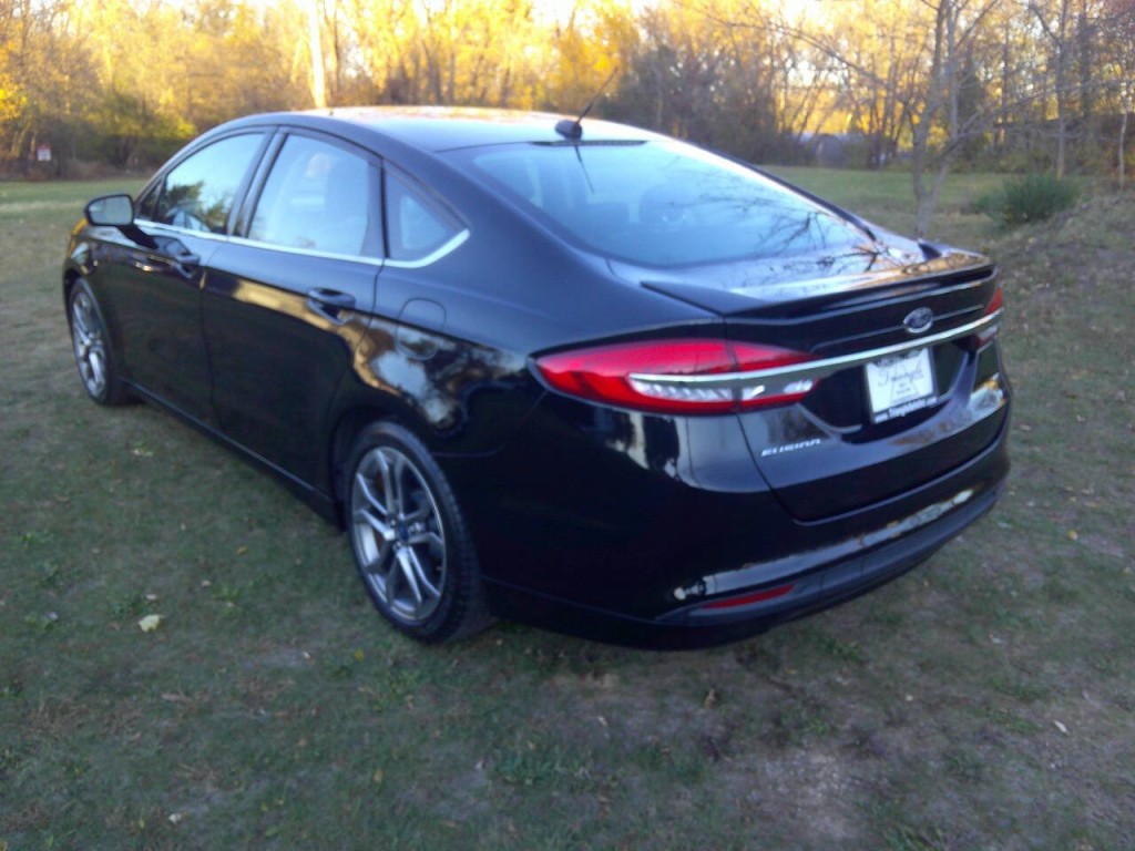 2017 Ford Fusion Image 6