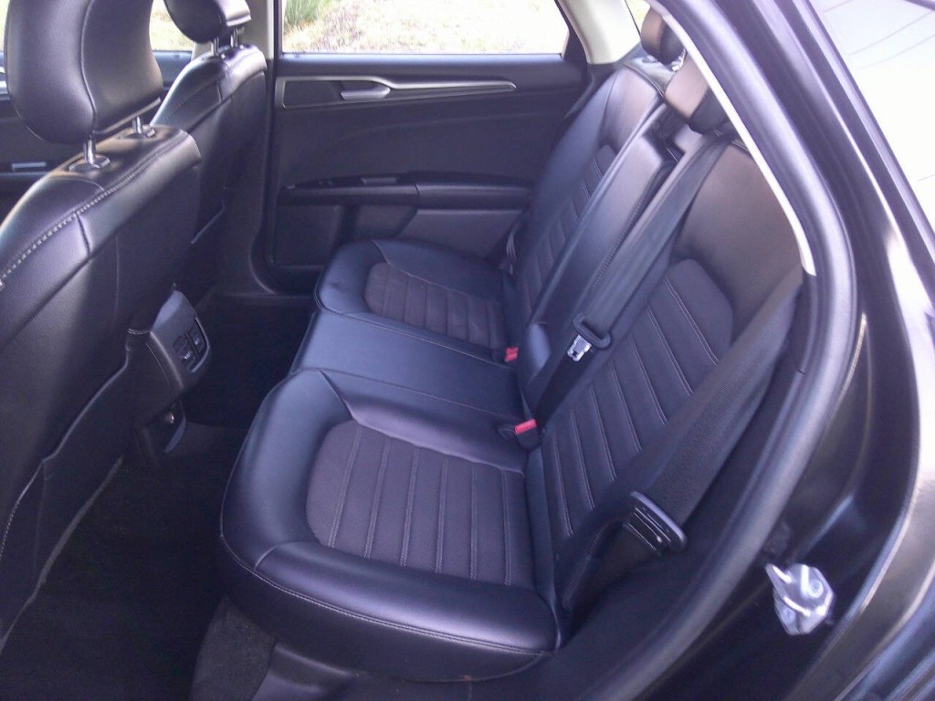 2017 Ford Fusion Image 16