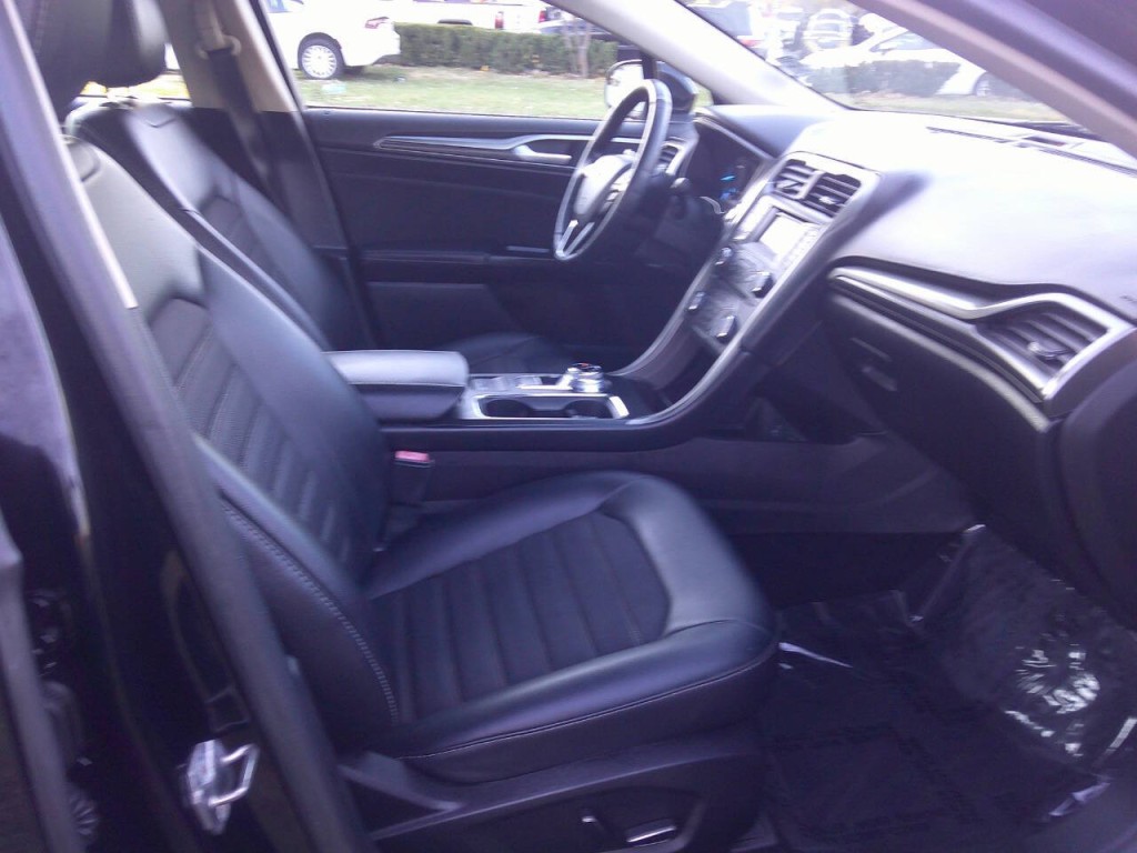 2017 Ford Fusion Image 18