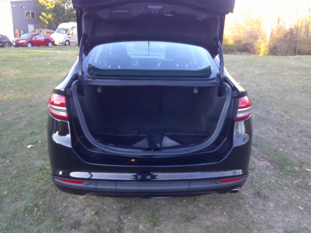 2017 Ford Fusion Image 23