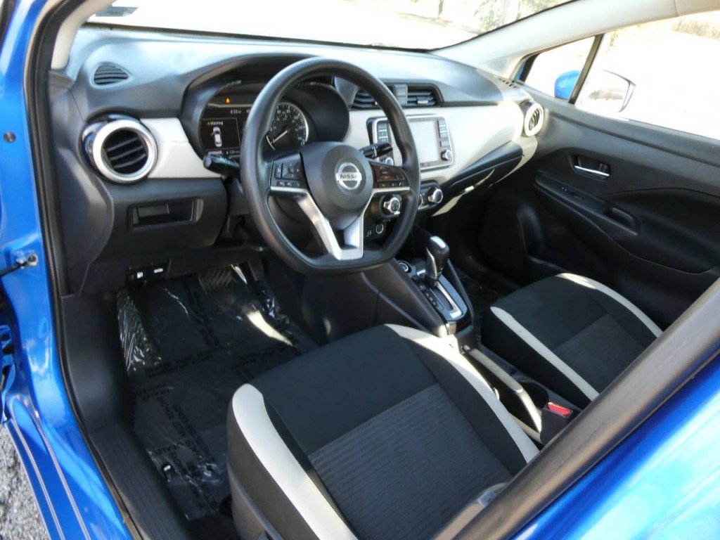 2021 Nissan Versa Image 9