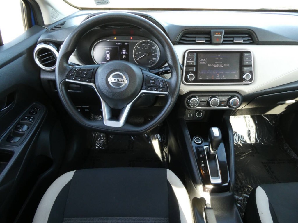 2021 Nissan Versa Image 10