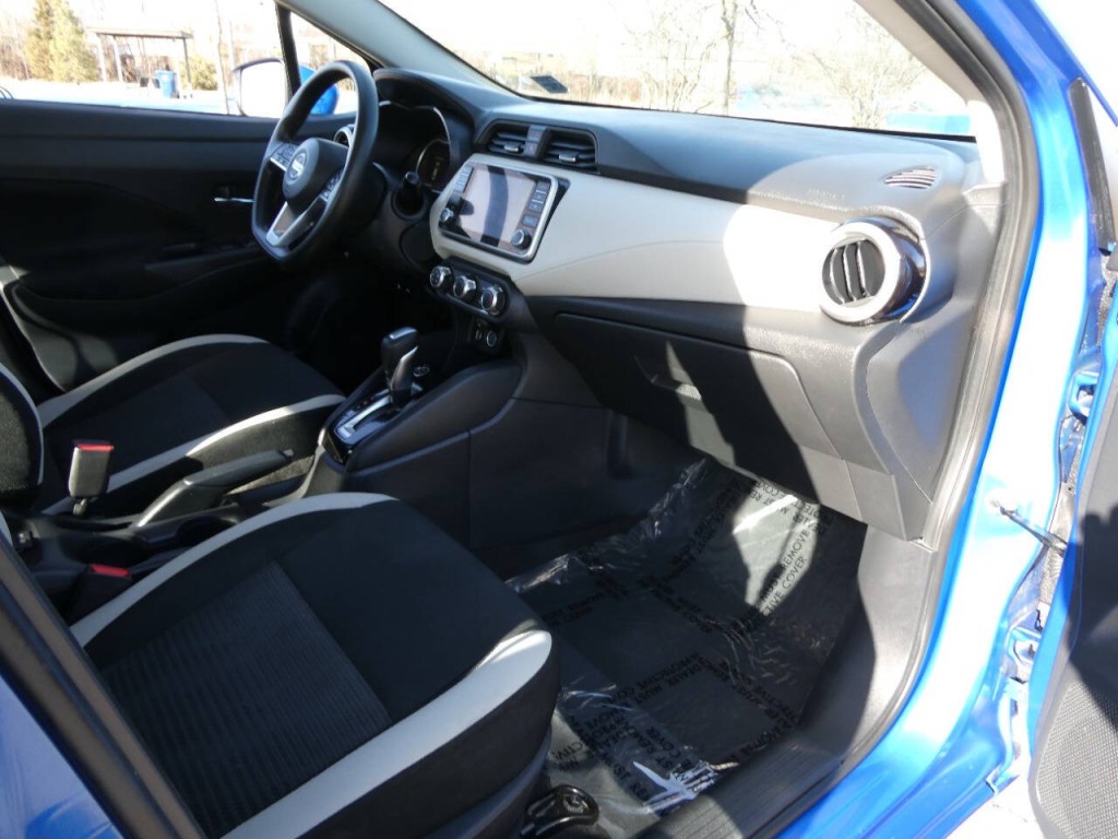 2021 Nissan Versa Image 21