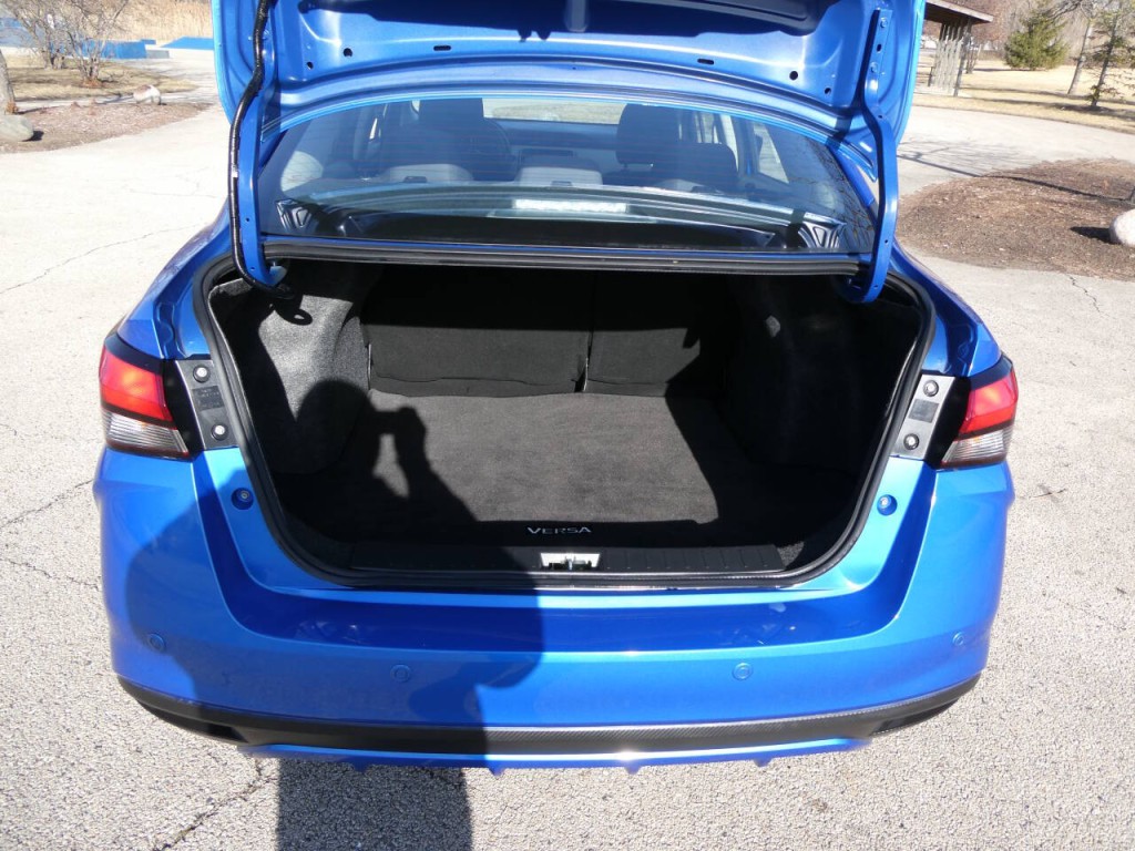 2021 Nissan Versa Image 23