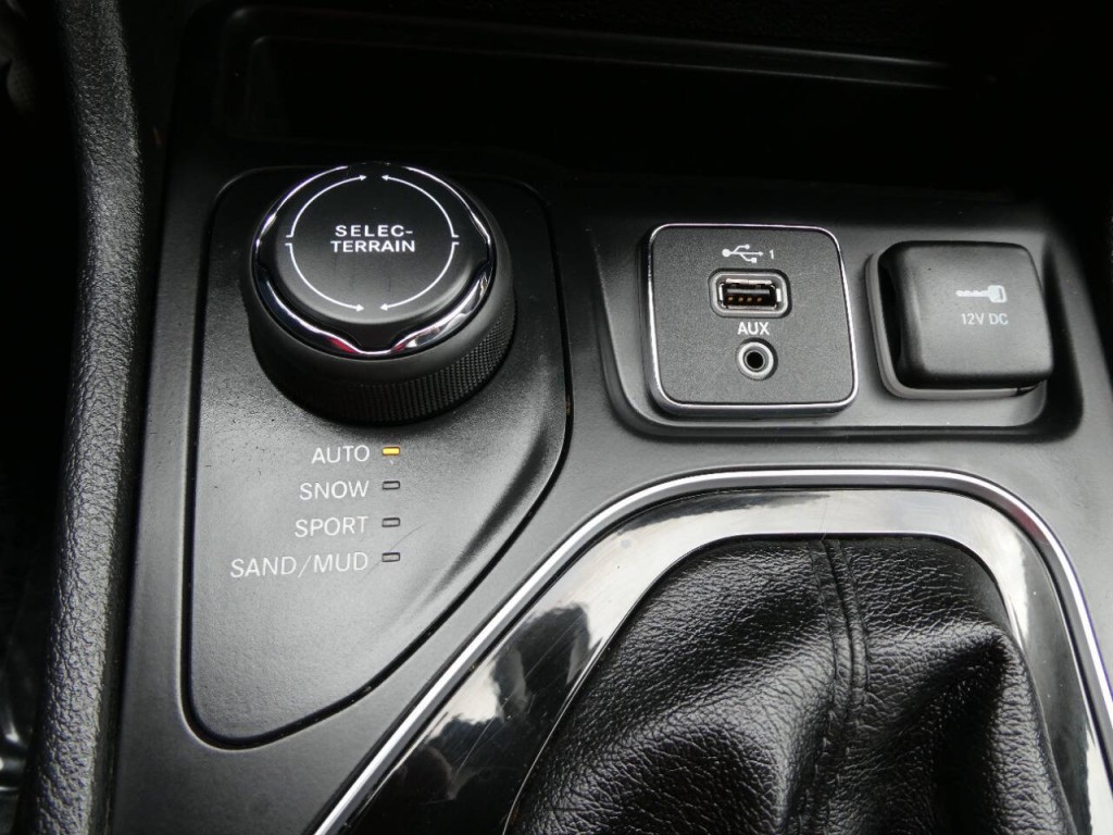 2019 Jeep Cherokee Image 16