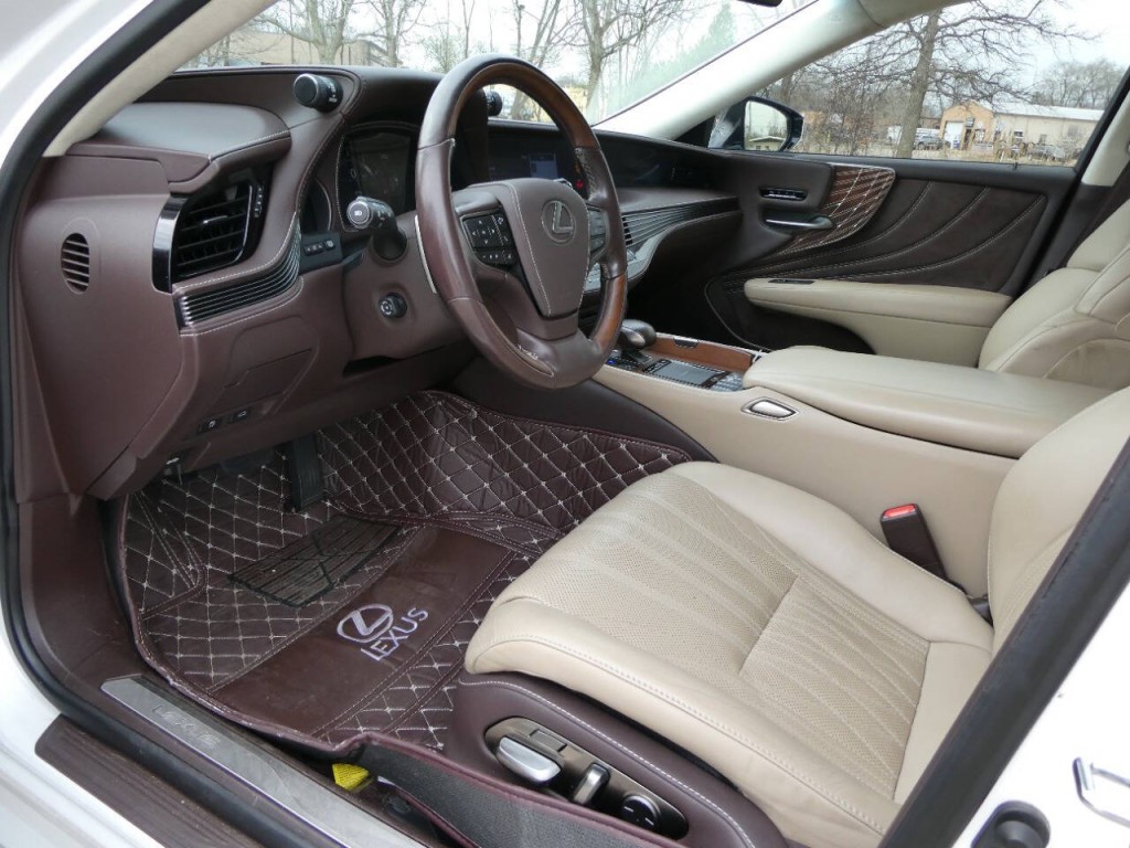 2018 Lexus LS Image 8