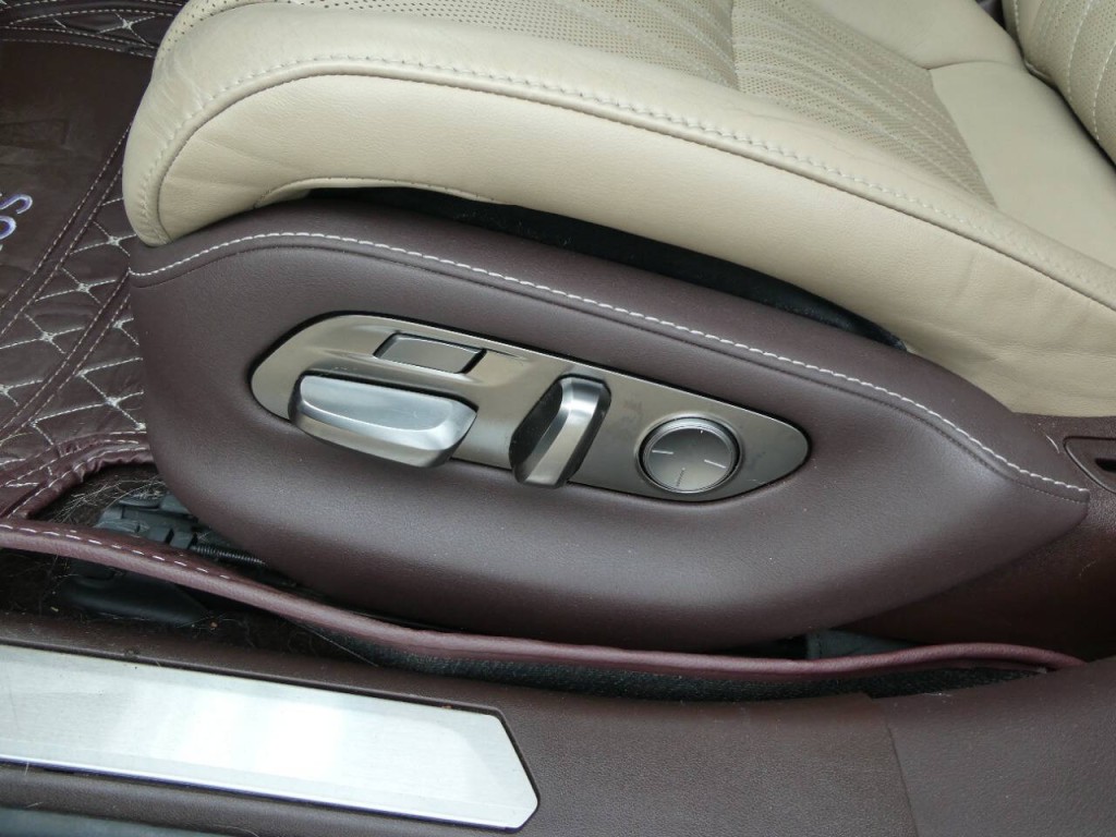 2018 Lexus LS Image 23