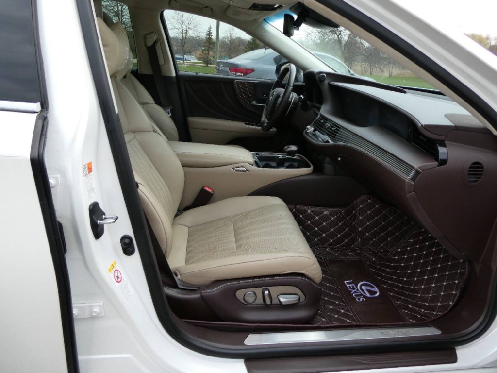 2018 Lexus LS Image 28