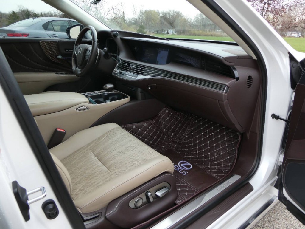 2018 Lexus LS Image 29