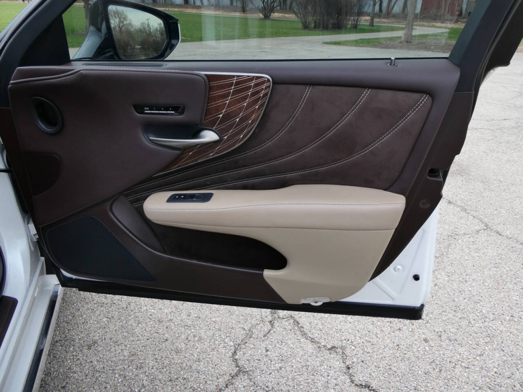 2018 Lexus LS Image 30