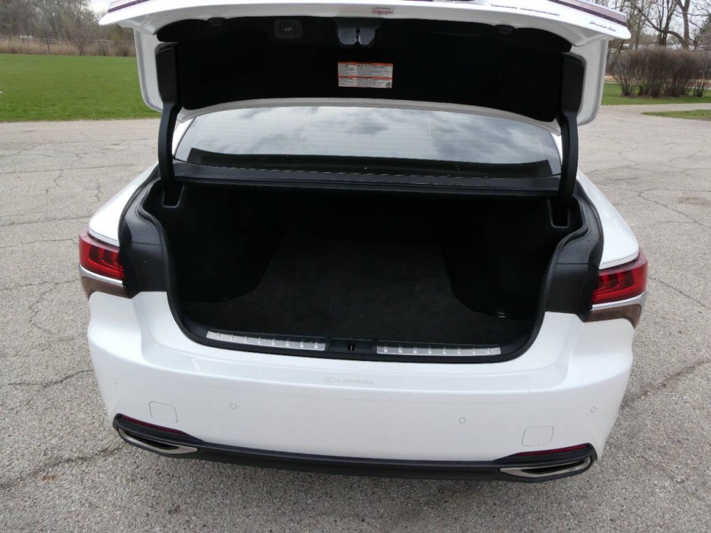 2018 Lexus LS Image 31