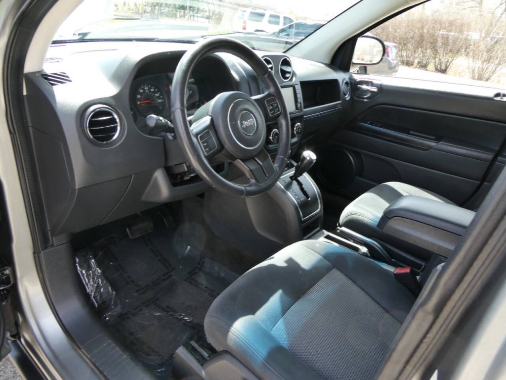 2013 Jeep Compass Image 8