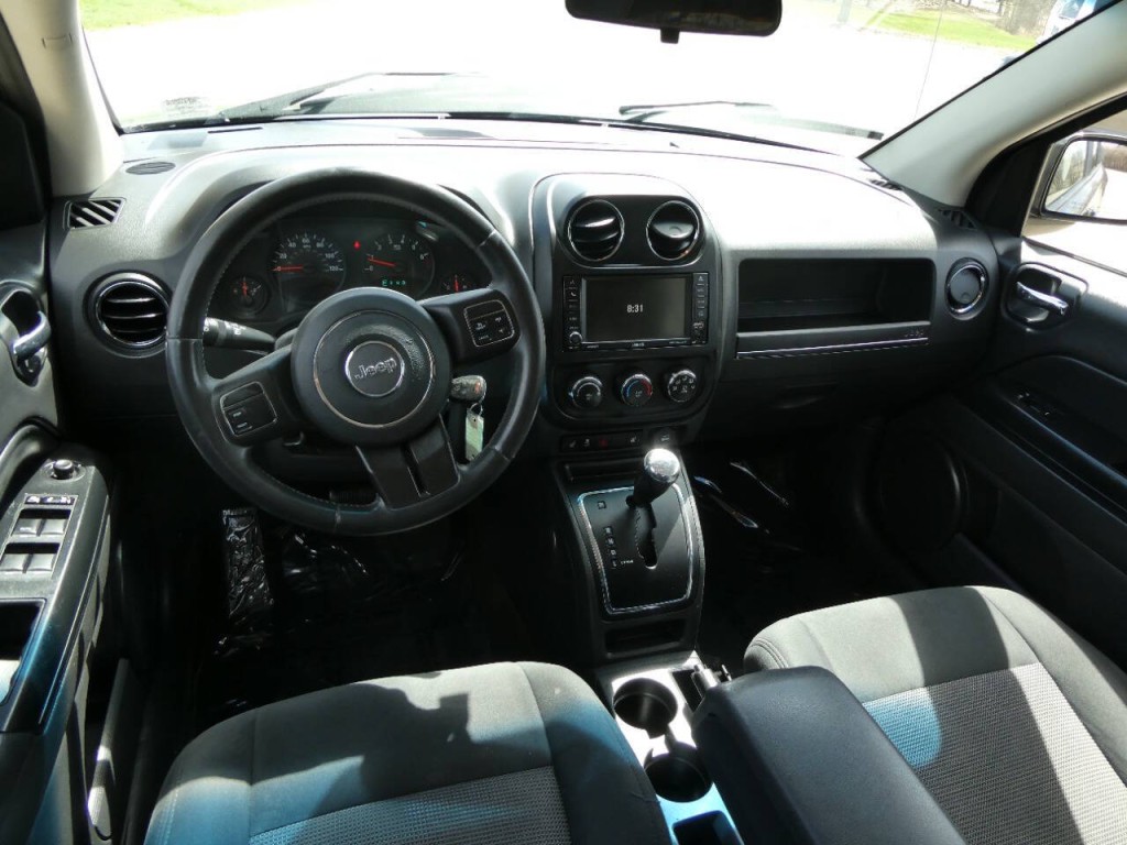 2013 Jeep Compass Image 9