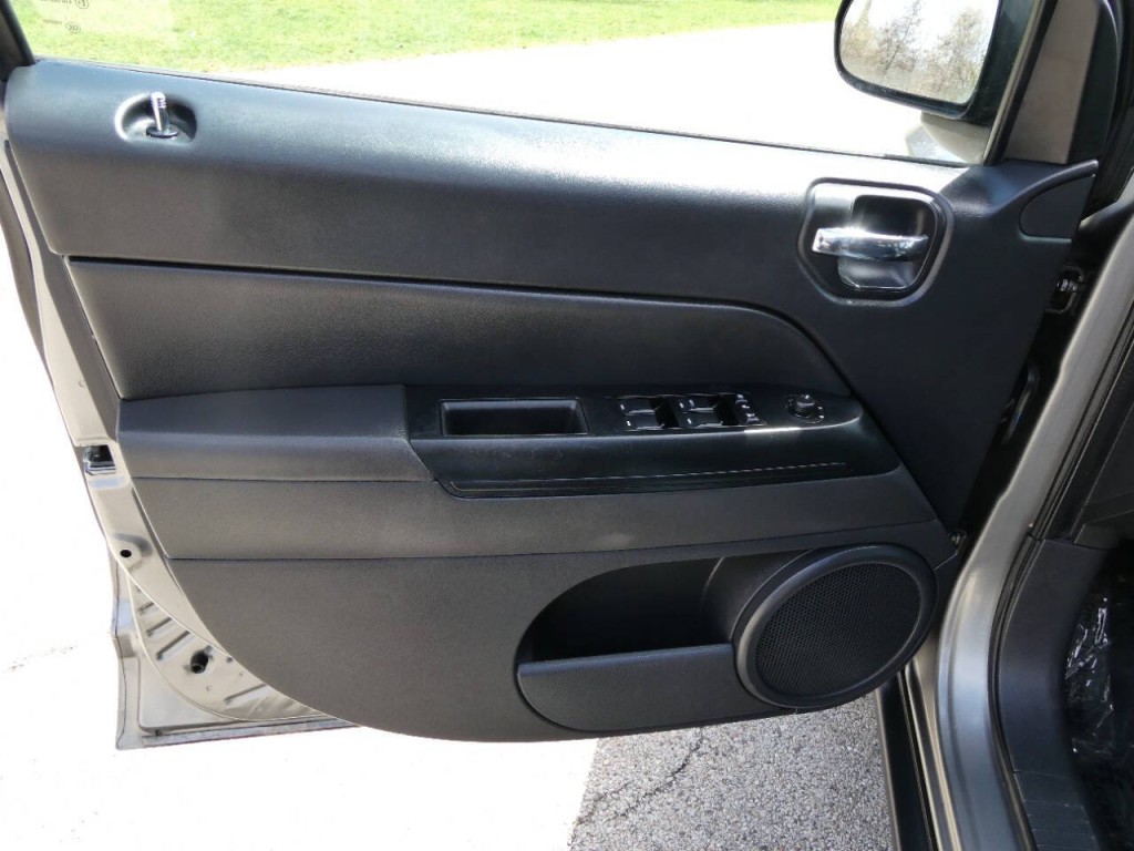 2013 Jeep Compass Image 14