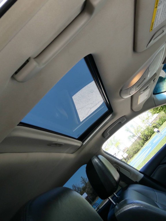 2016 INFINITI Q70 Image 19