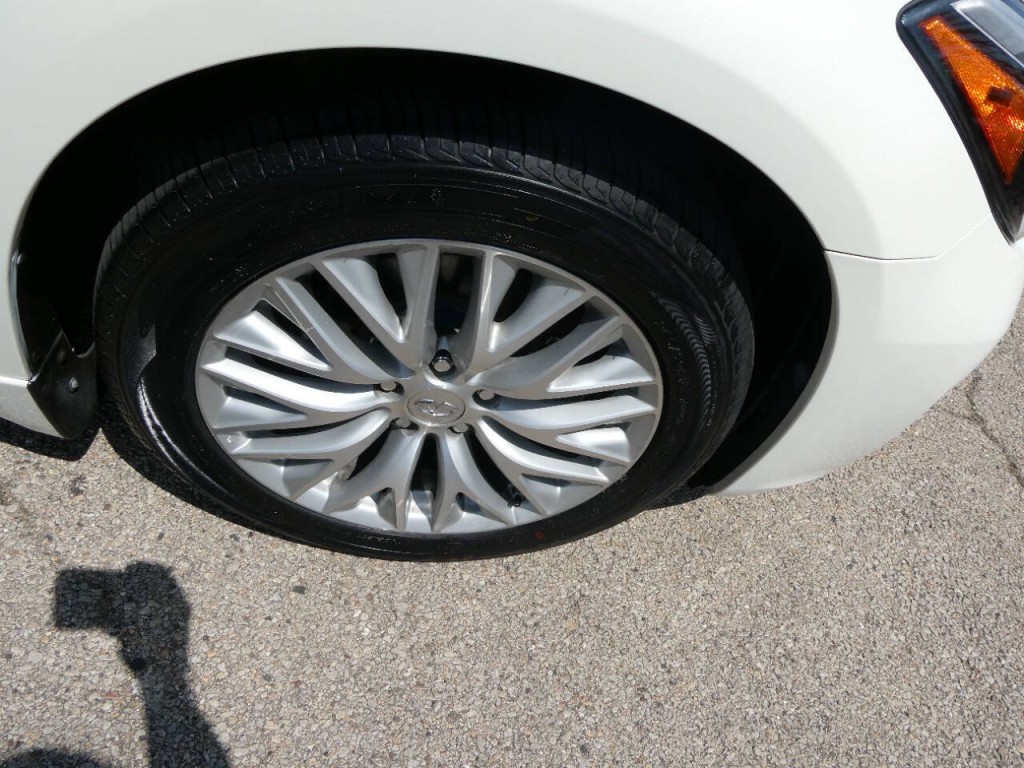 2016 INFINITI Q70 Image 29
