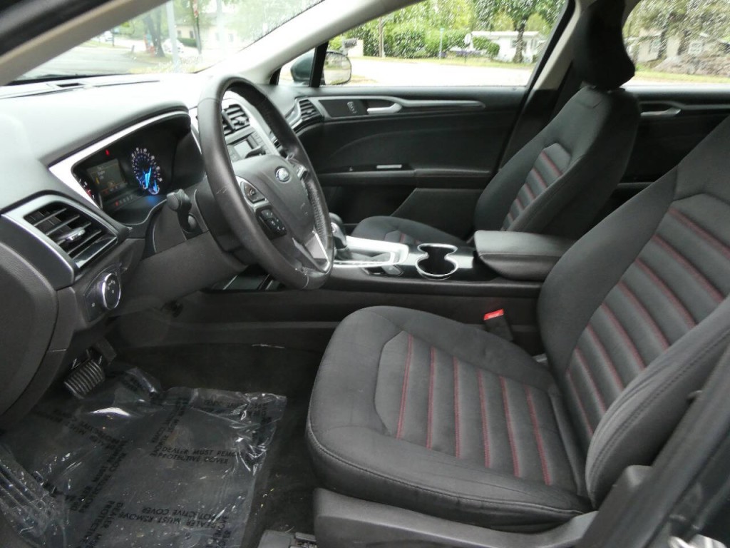 2016 Ford Fusion Image 9