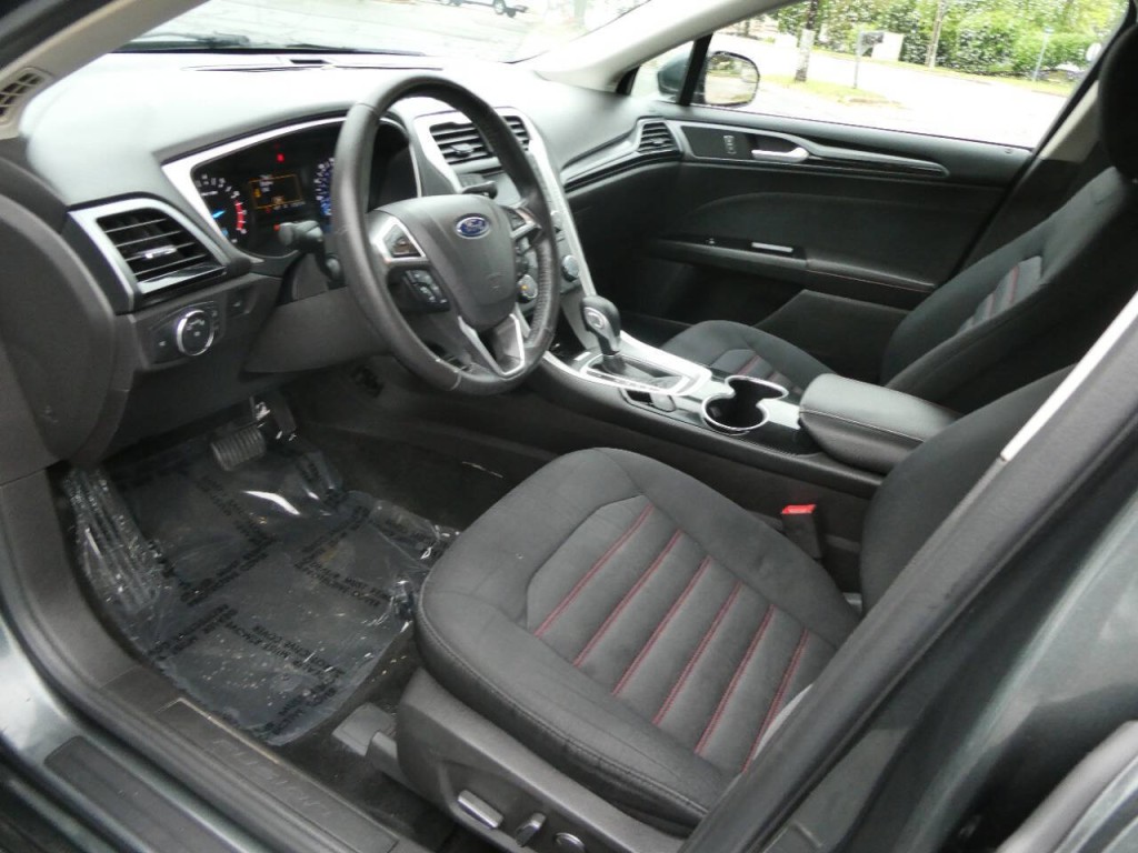 2016 Ford Fusion Image 10