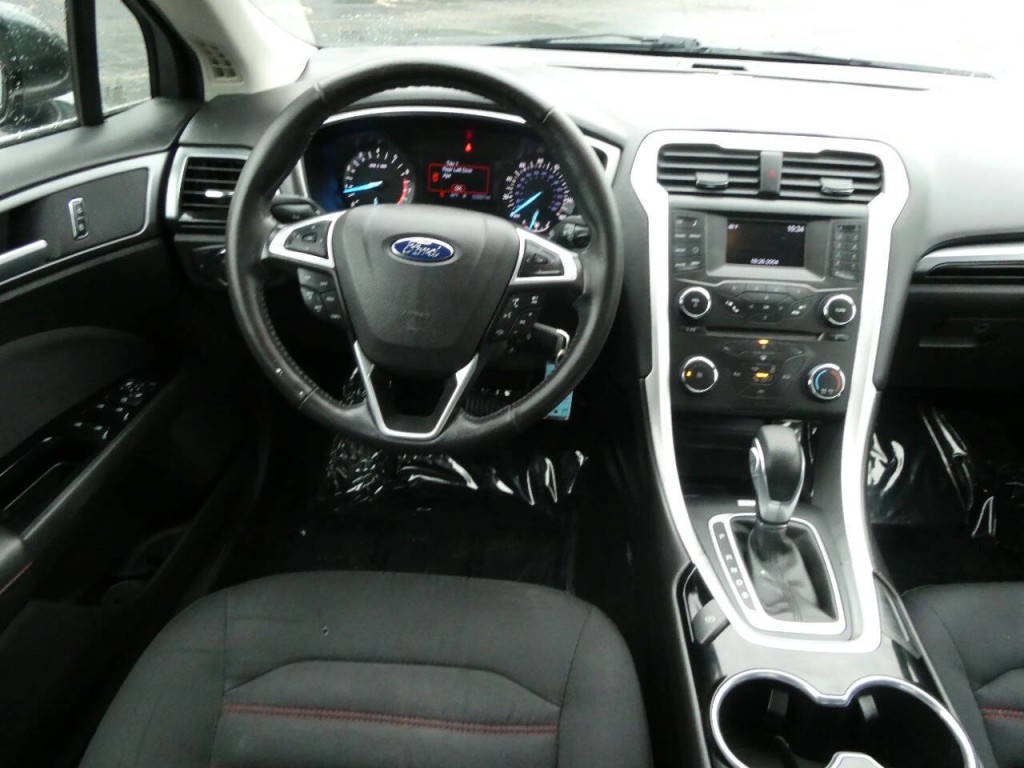 2016 Ford Fusion Image 11