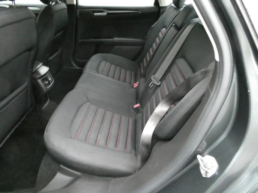 2016 Ford Fusion Image 21
