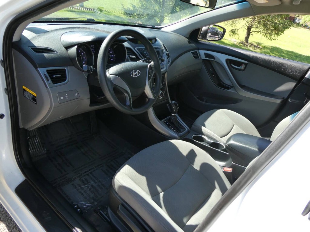 2015 Hyundai Elantra Image 9