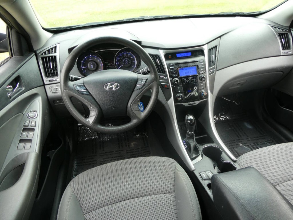 2013 Hyundai Sonata Image 9