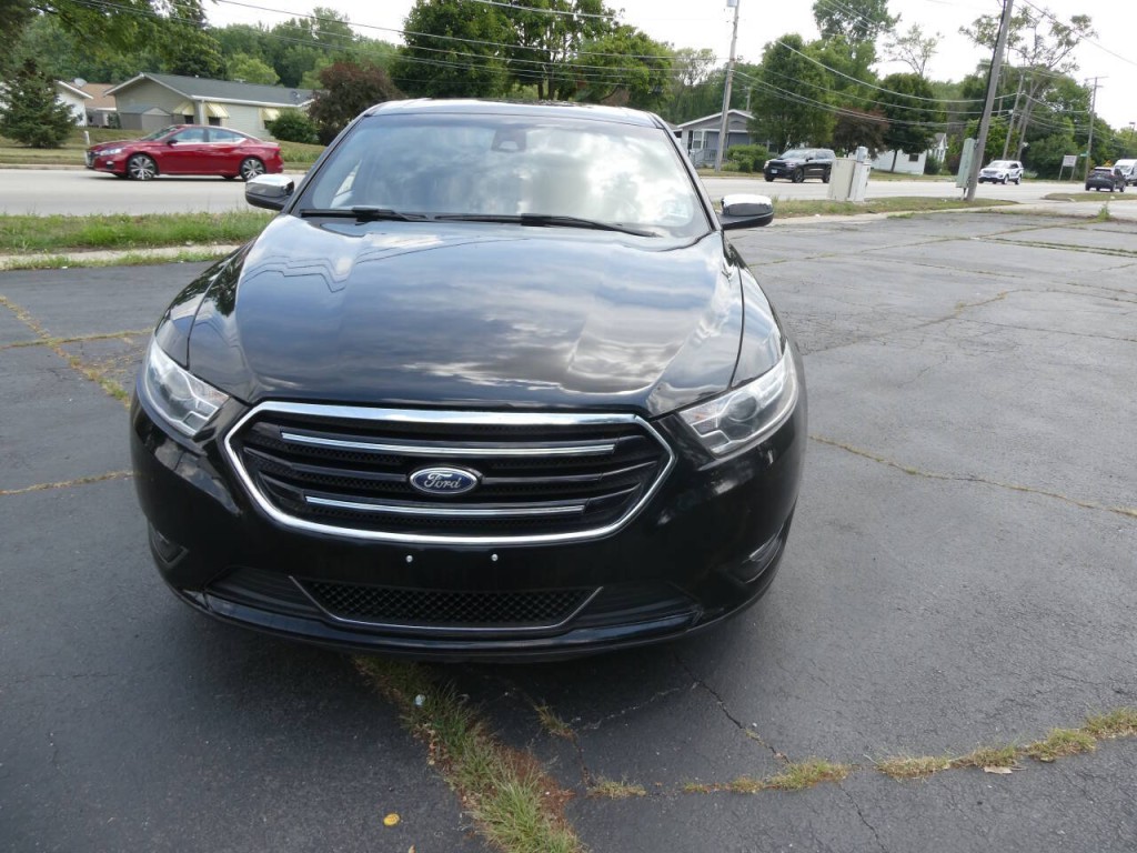 2019 Ford Taurus Image 2